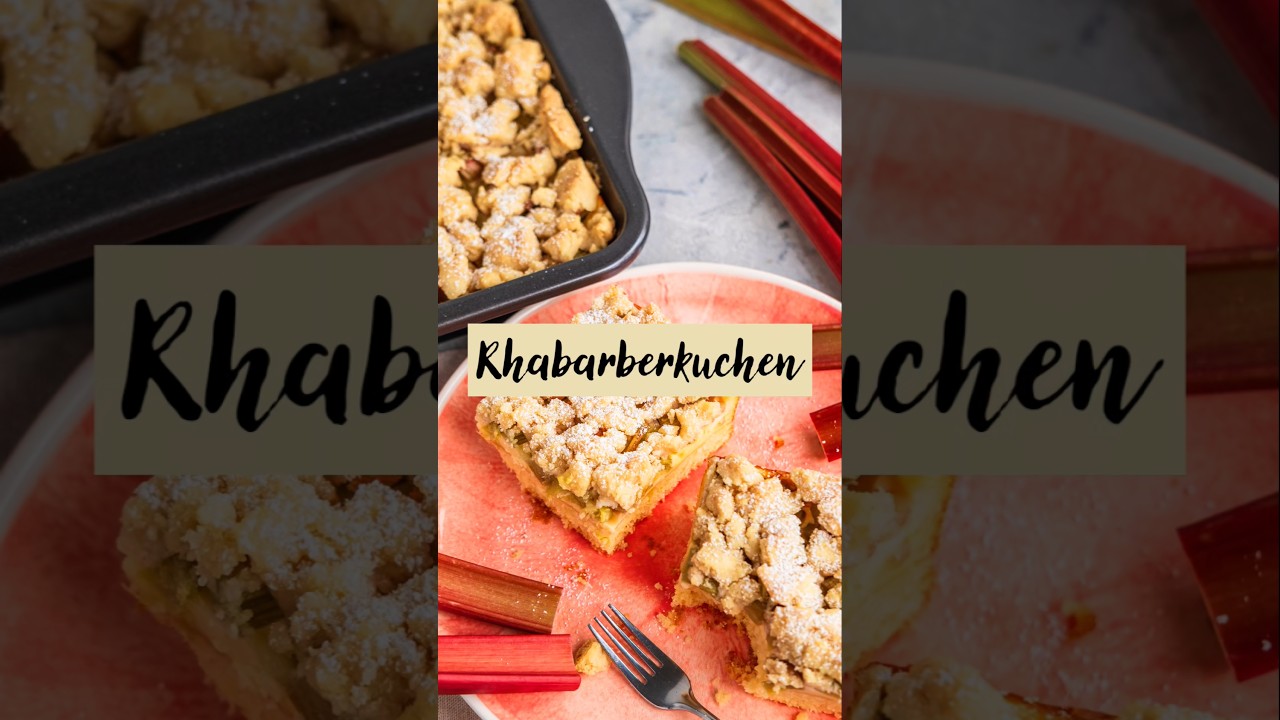 Rhabarberkuchen mit Quarkcreme und Streuseln 💛 Rezept in der Beschreibung 👇🏻