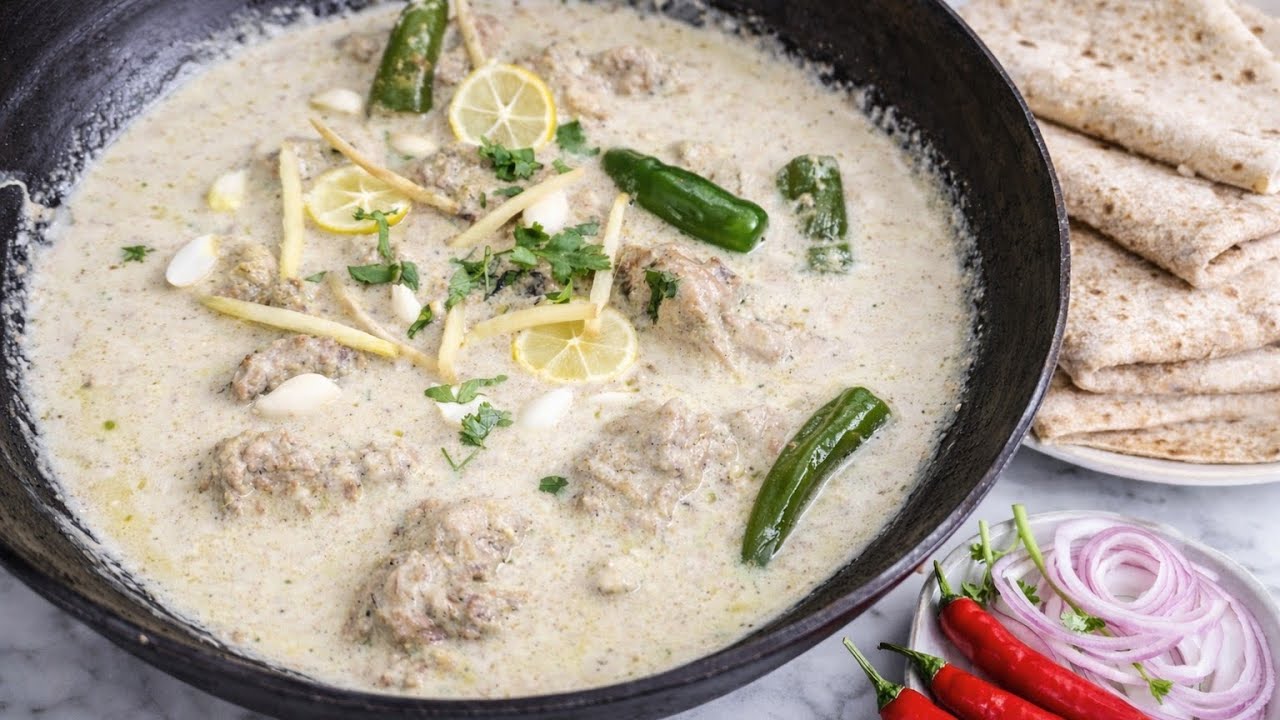 Special Chicken White Karahi Recipe | Creamy & Delicious Restaurant Style | Fozia's Quick Bites 