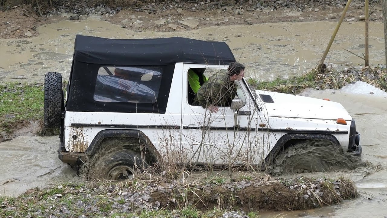 Náročný offroad? Není problém s Mercedes G 230G W460 66kW