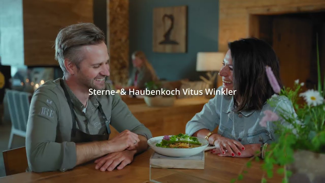 Vitus Winkler kocht mit unseren Kr&auml;uteralmen - Region Hochk&ouml;nig