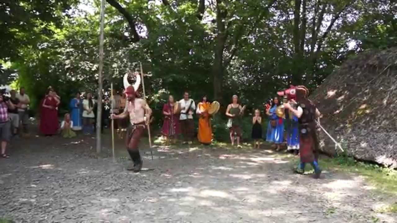 Alamannenfest in Mäder, Vorarlberg: Der Wolfstanz.