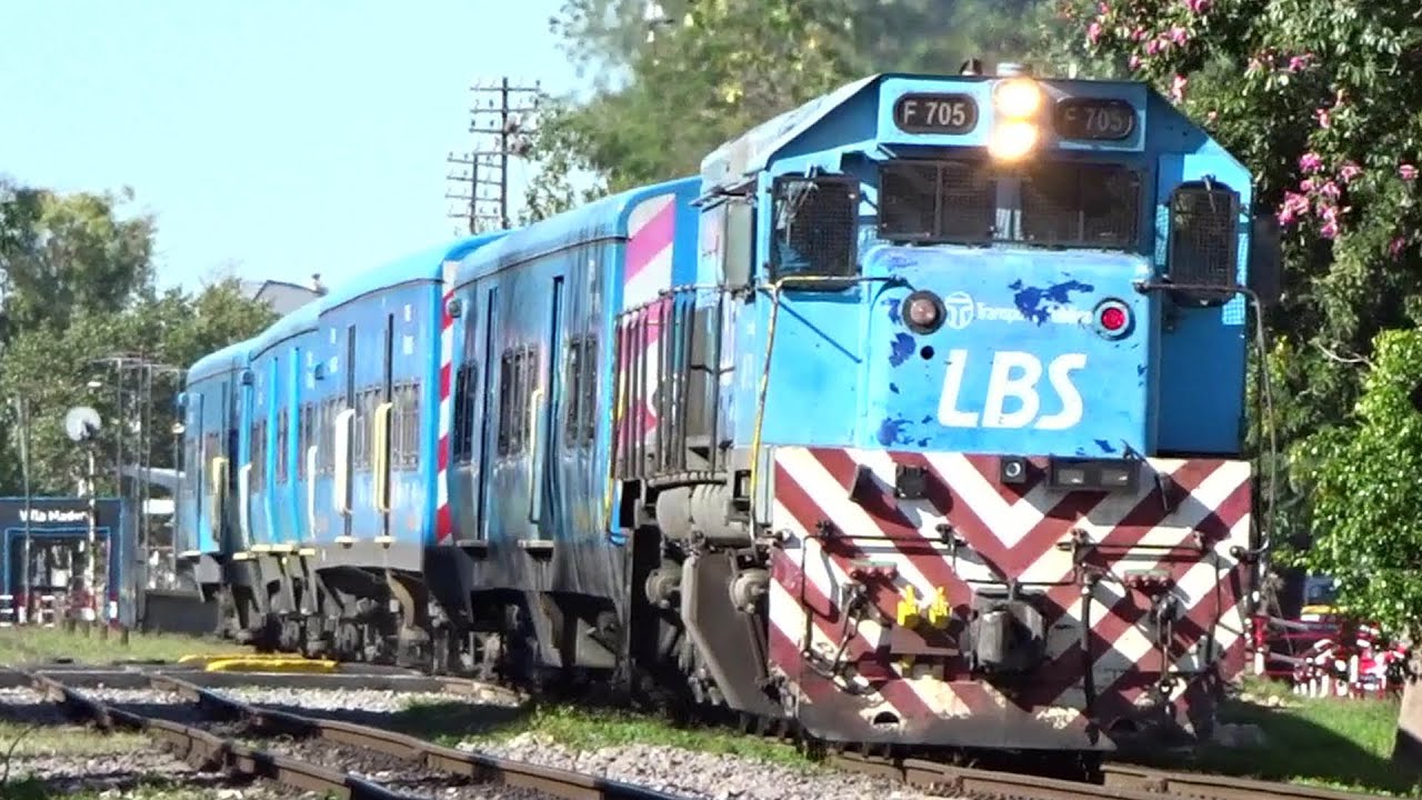 EMD G22 F705 Saliendo de Villa Madero