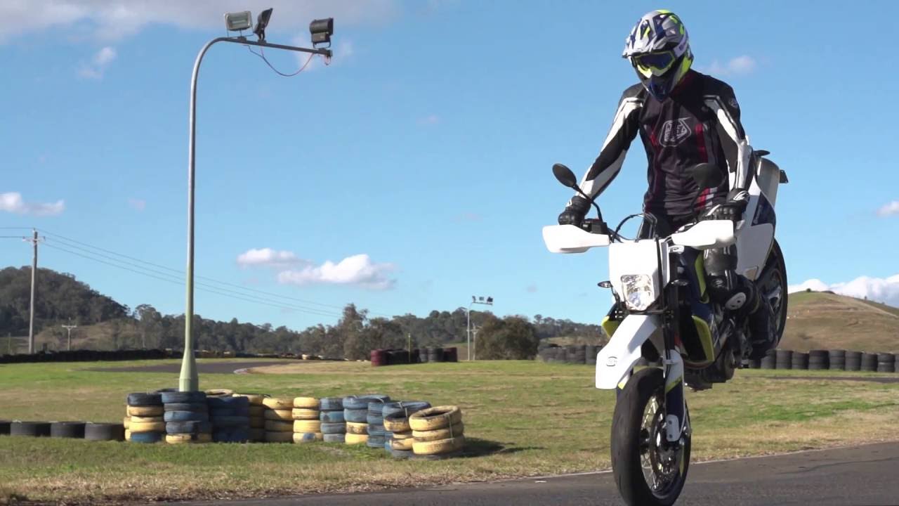 HUSQVARNA 701 - THE ESSENCE OF RIDING