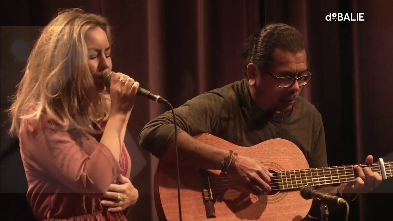 TOMA HASA NUSA - Suzanne Rastovac ft Yopi Abrahams