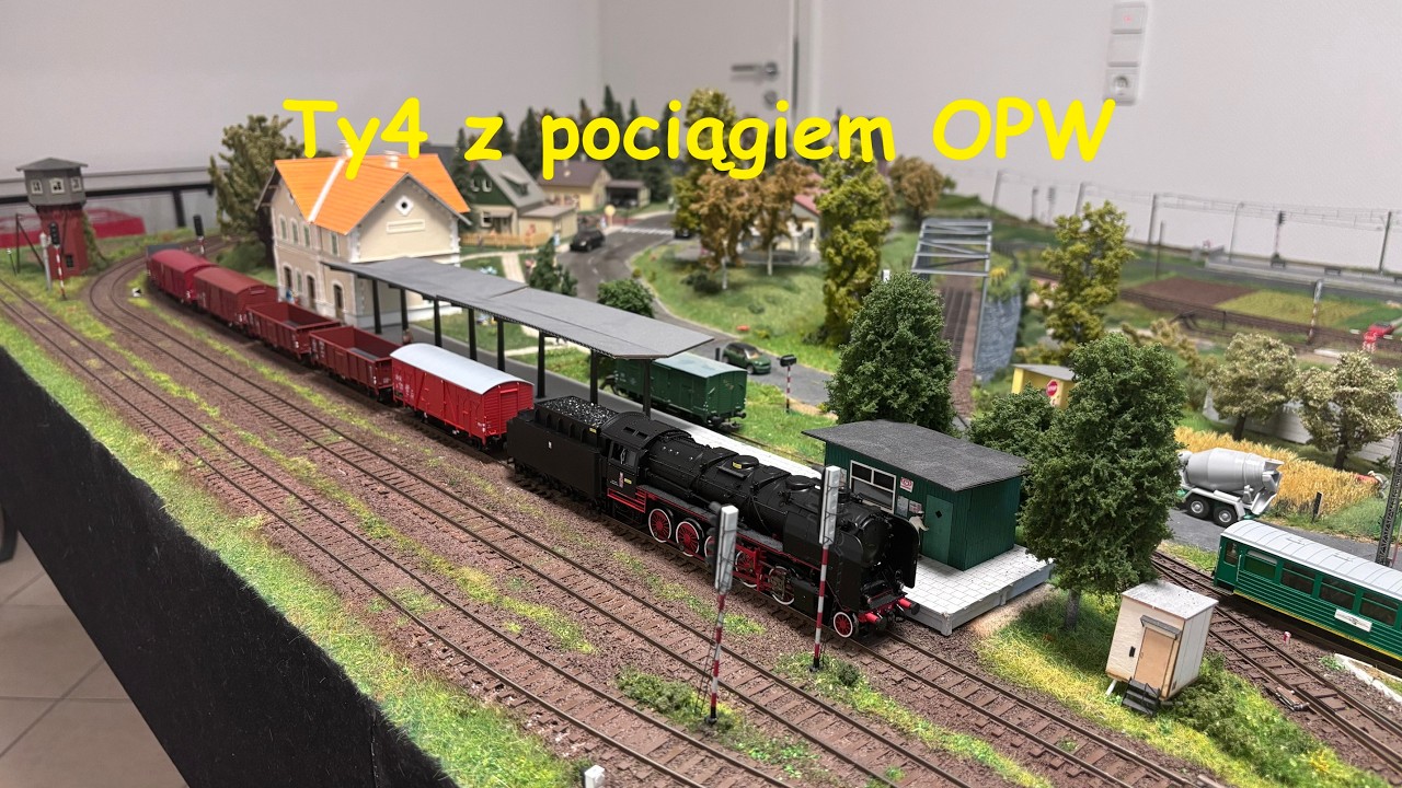 Na makiecie: Ty4 z pociągiem OPW