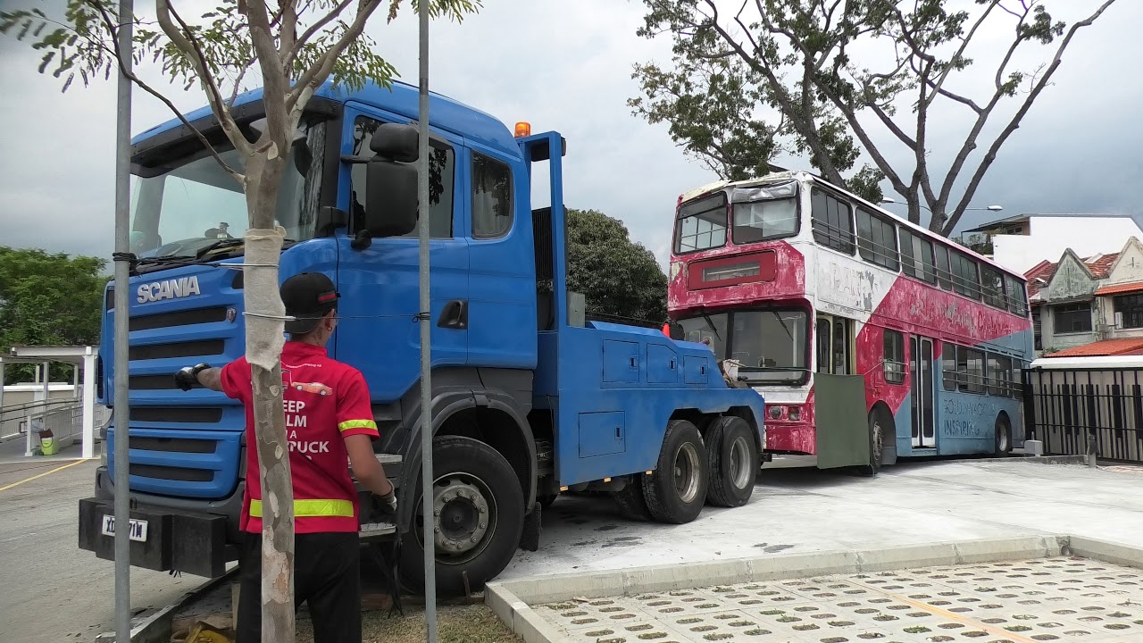 [4K] Towing Ex-SBS7196Z (Leyland Olympian 2-Axles) to Pat's Schoolhouse Katong (New Home)