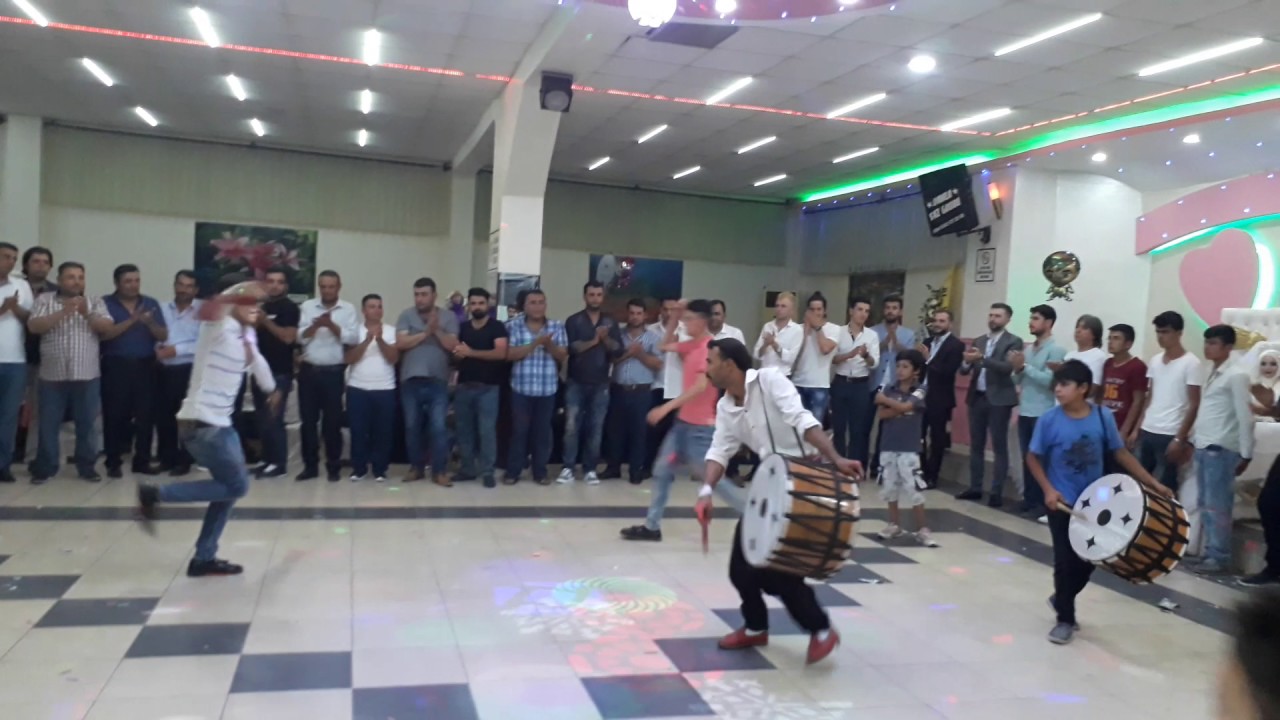 Davulcu ve Muhteşem Halay