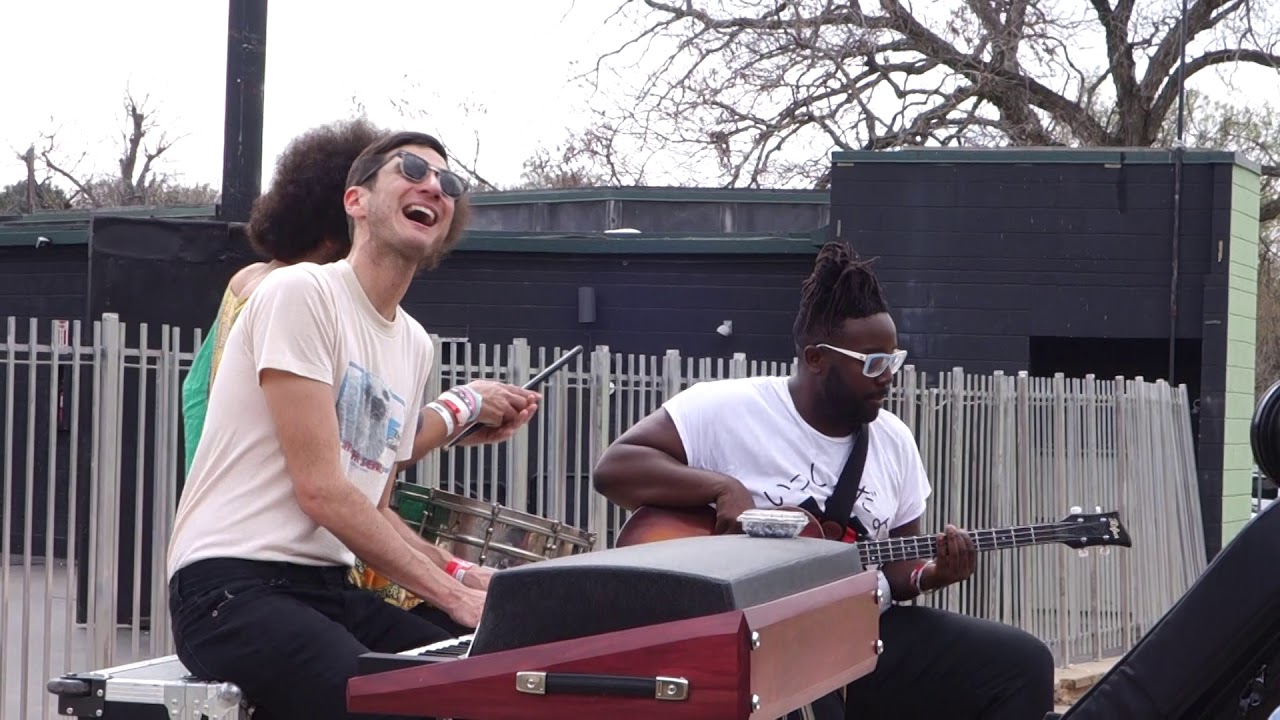 Joey Dosik - Running Away (Zilker Park 03/17/18)