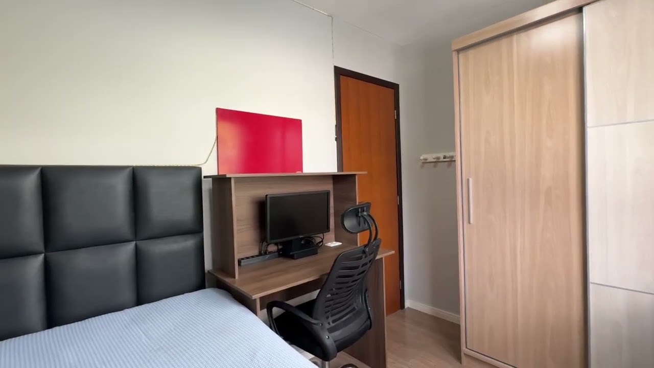 Sobrado Triplex à venda, 3 quartos, 1 suíte, 2 vagas, 118m², Abranches, Curitiba, Paraná.