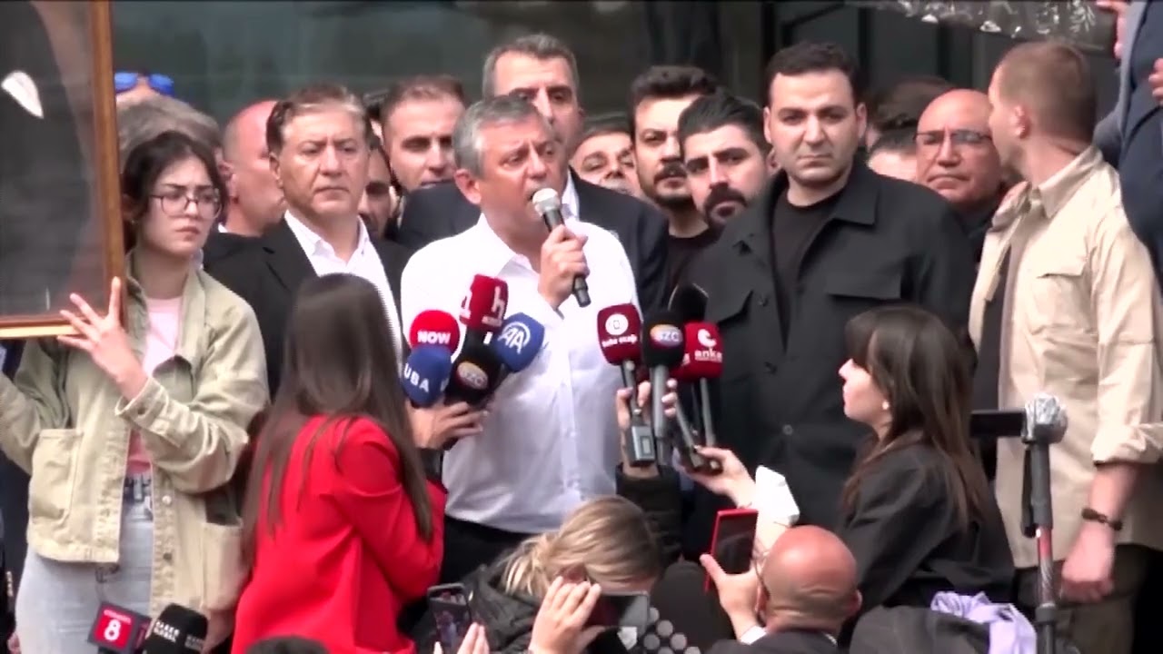 Turkish riot police force ousted opposition from headquarters