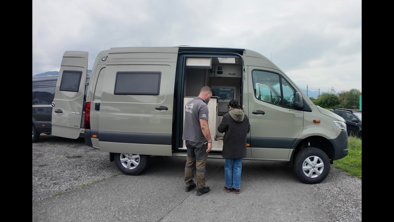 #149 Mega Mobil / Neuanlieferungen / Einer sitzt in der Heckgarage die anderen kontrollieren