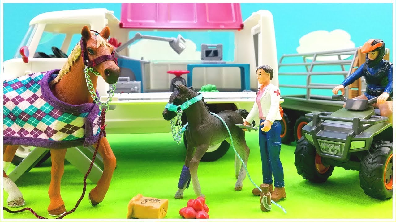 Mengajar anak-anak cara merangkai mobil ambulans untuk kuda | Mainan anak-anak youtube - Schleich