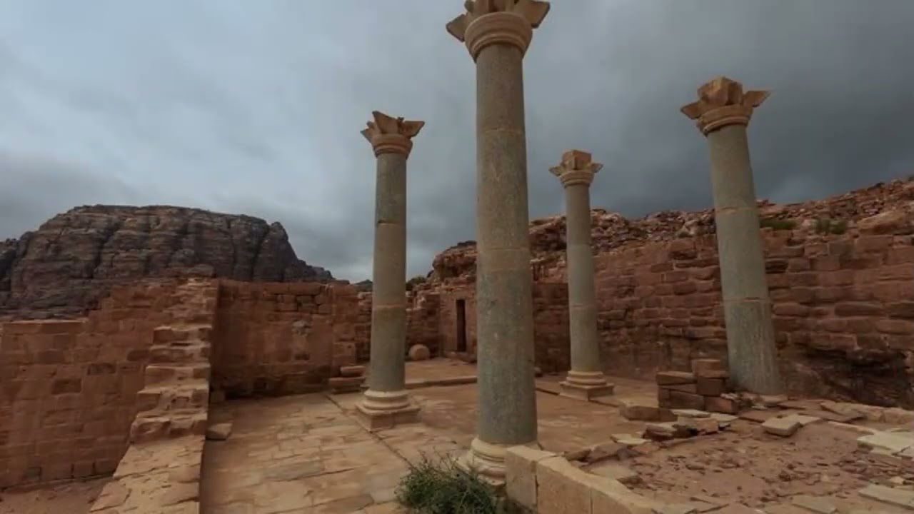 معبد الاسود المجنحة للطالبه سجود الجازي