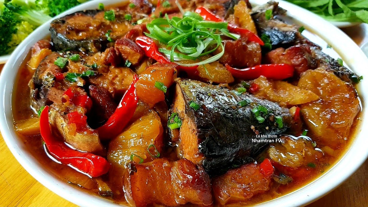 CÁ KHO THƠM thịt cá thấm đậm đà rất ngon mà không ngán lại dễ nấu |Nhamtran FV