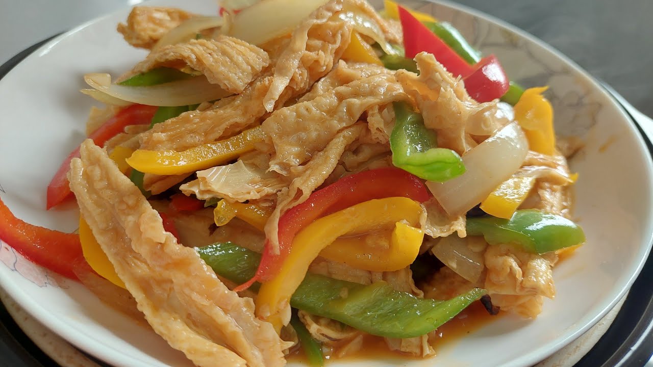 se enak ini kembang tahu di tumis dengan paprika  kamu harus coba resep ini@liyamenul