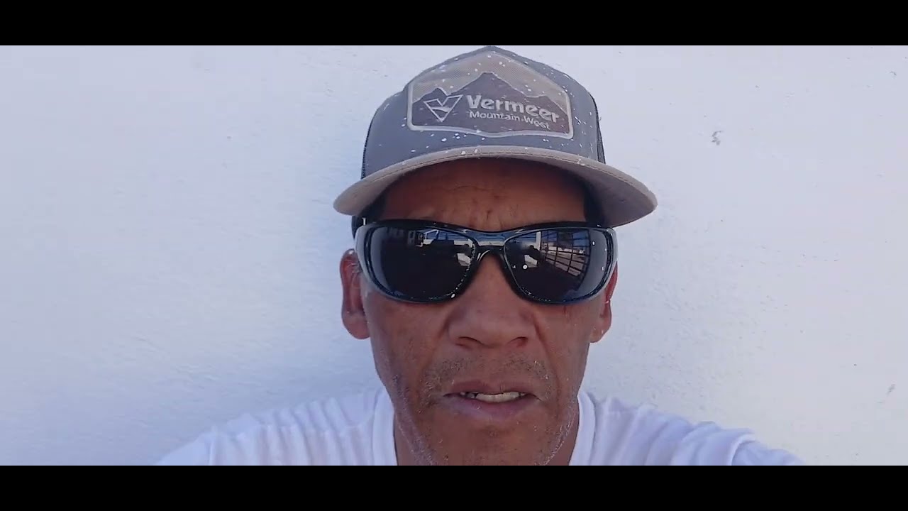 UN DOMINGO  MAS TRABAJANDO  HAY PRIODIDADES Y ESTA ES UNA DE ELLAS  EL COMPROMISO ES PRIMERO 