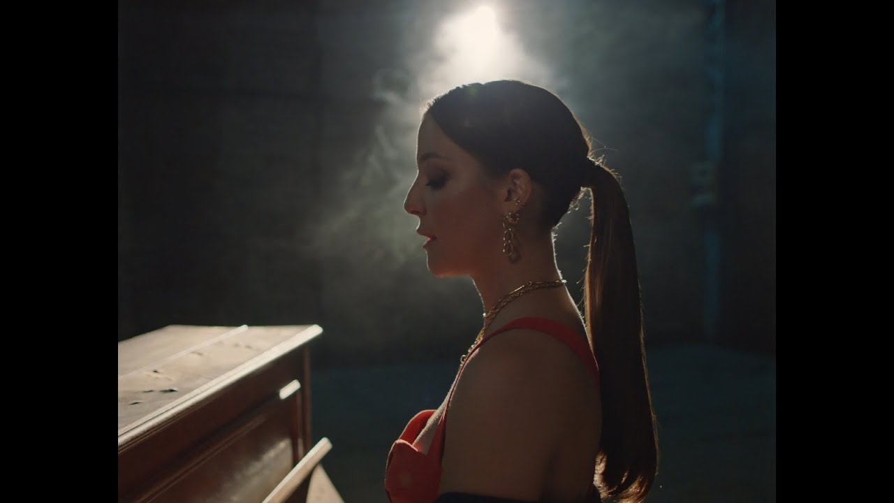 Camille Lellouche - Fumette (Clip Officiel)