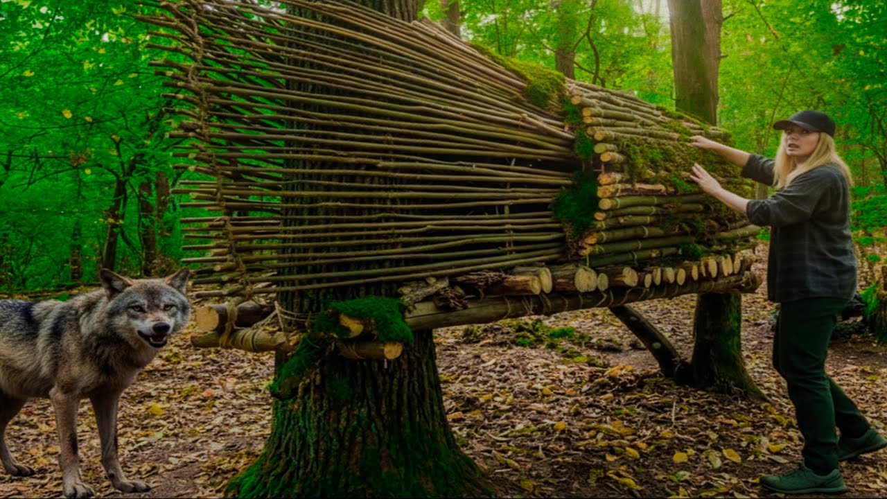 Building a Warm and Cozy Secret Shelter for Survival | Bushcraft Camping