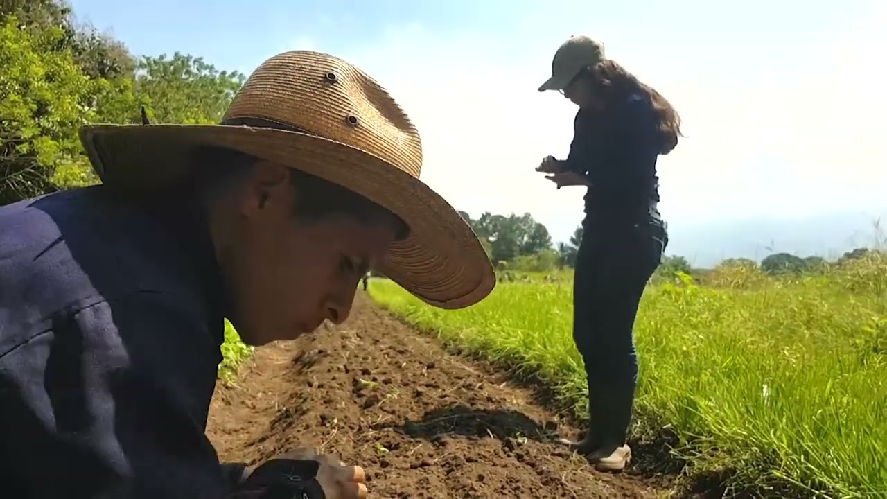 Hechos del Agro - Un día en la Escuela Nacional de Agricultura