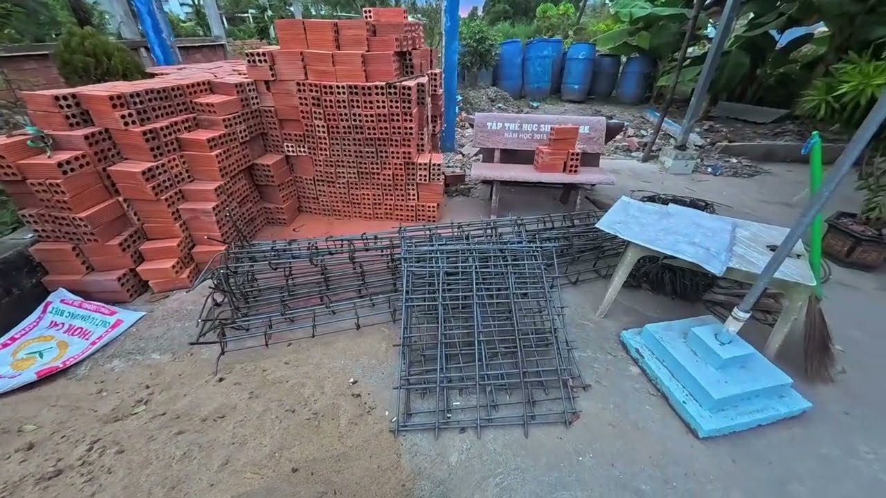 Hàng rào trong quá trình cải tạo p1