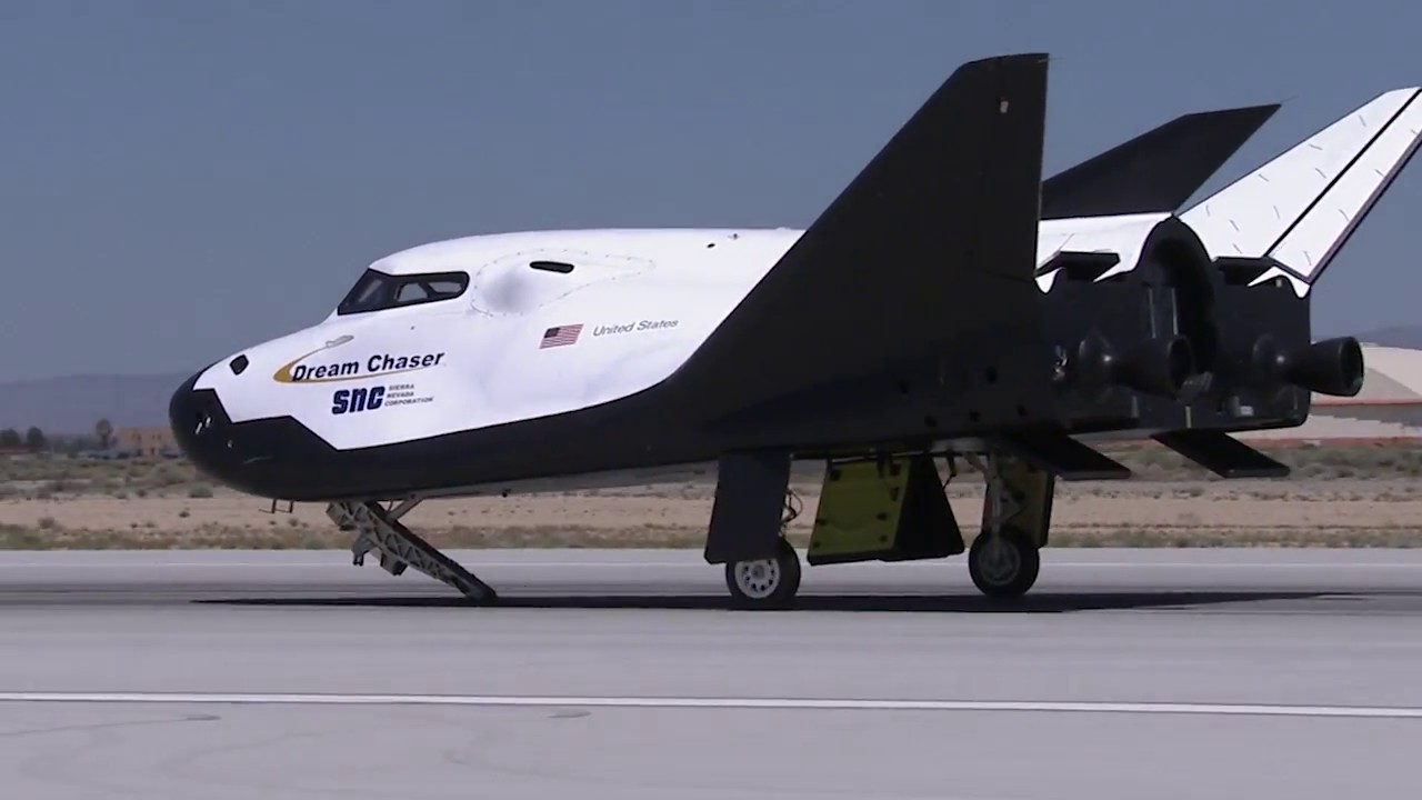 Dream Chaser Rolls Through Tow Tests at NASA Armstrong