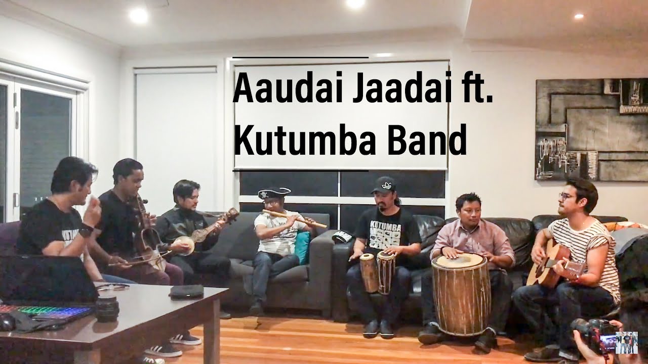 Kutumba and The Uglyz (Sarun Tamrakar) performing Audai Jaadai