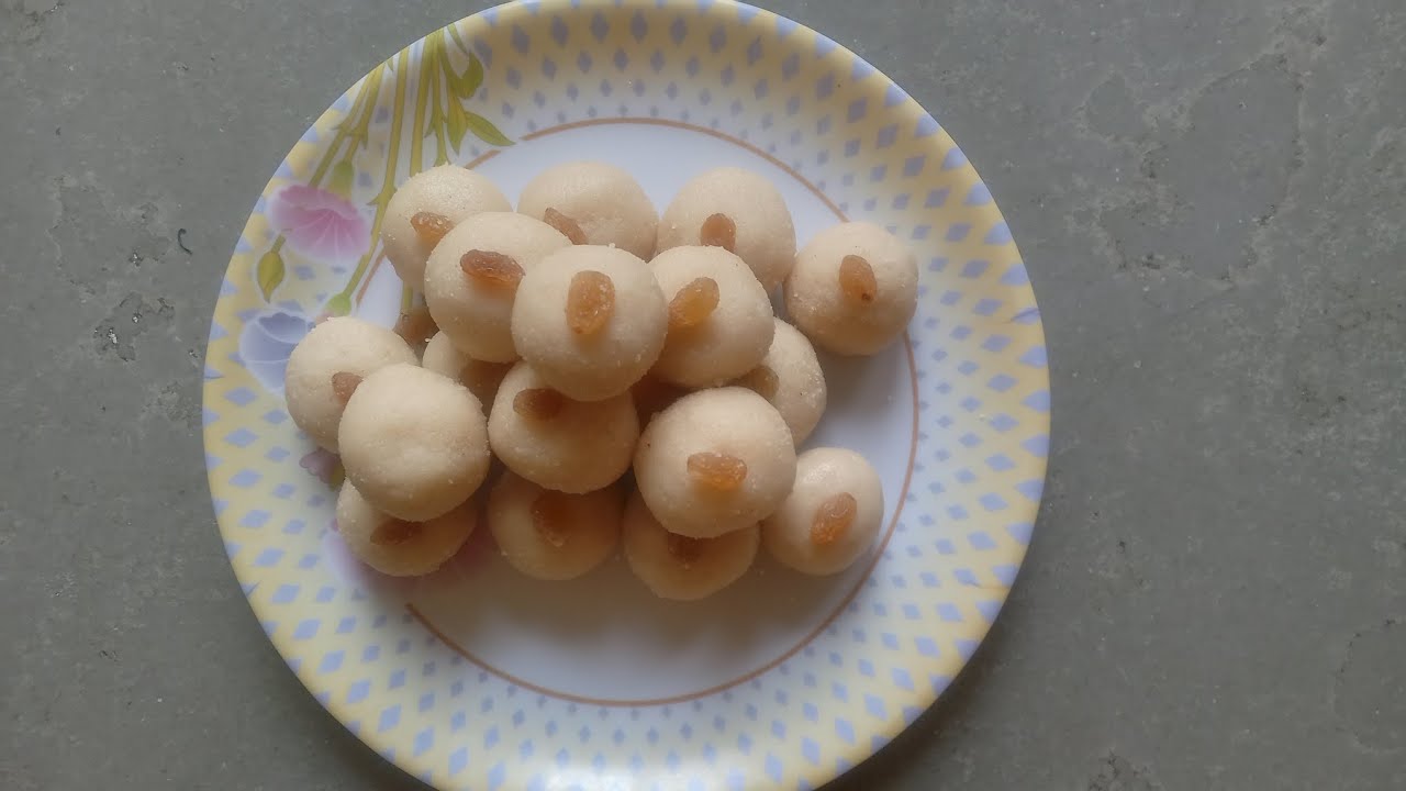 पेढ्या सारखे ‌मऊ लुसलुशीत रव्याचे लाडू