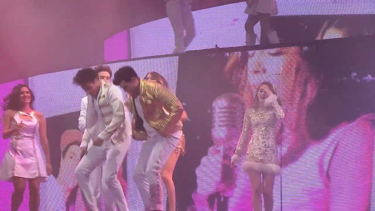Violetta Live Paris - Ser Mejor