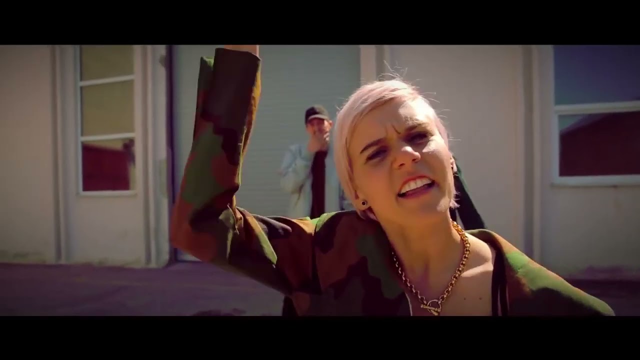 Micka Lifa, Tebrice Beats - Ćale Vozio Bubu