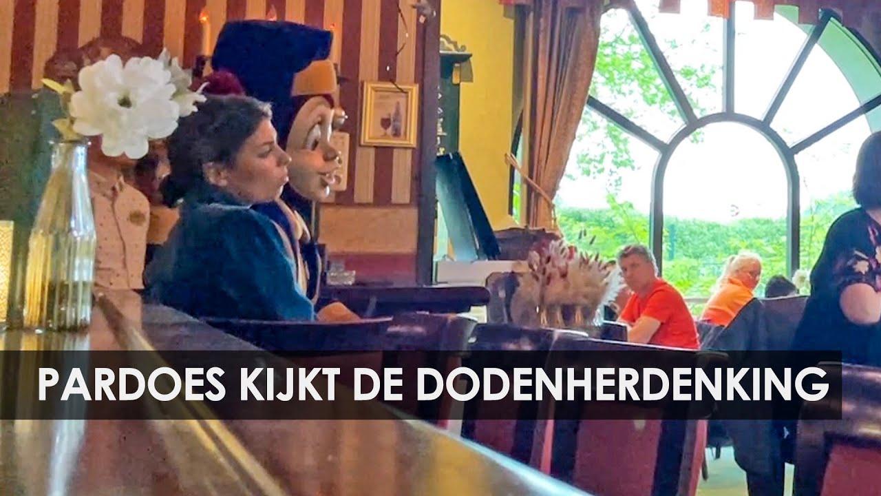Efteling-mascotte Pardoes twee minuten stil tijdens dodenherdenking