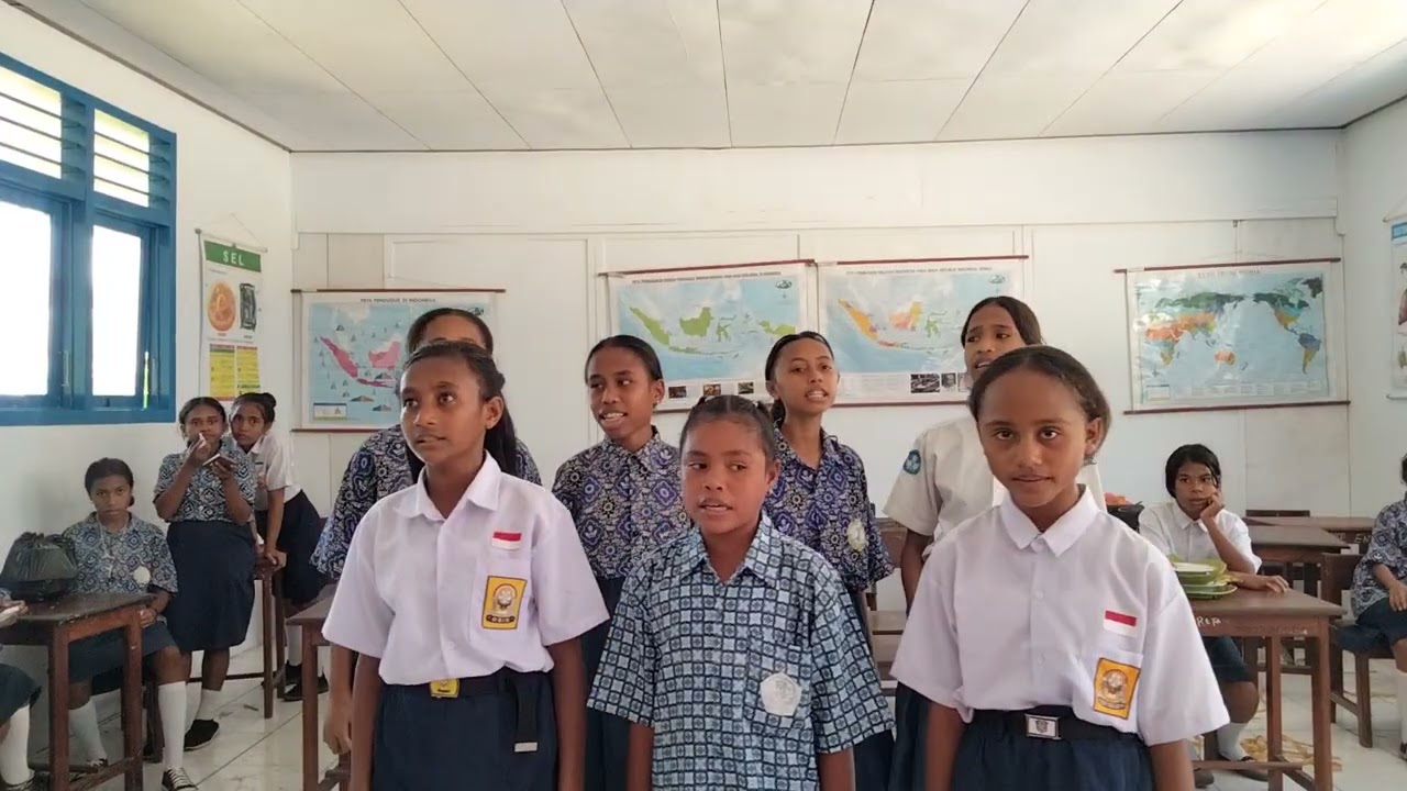 Pada Masa PPL & KKN (2023). Nyanyian perpisahan dari siswa/i Kelas VII SMP Cor Unum Alusi Krawain