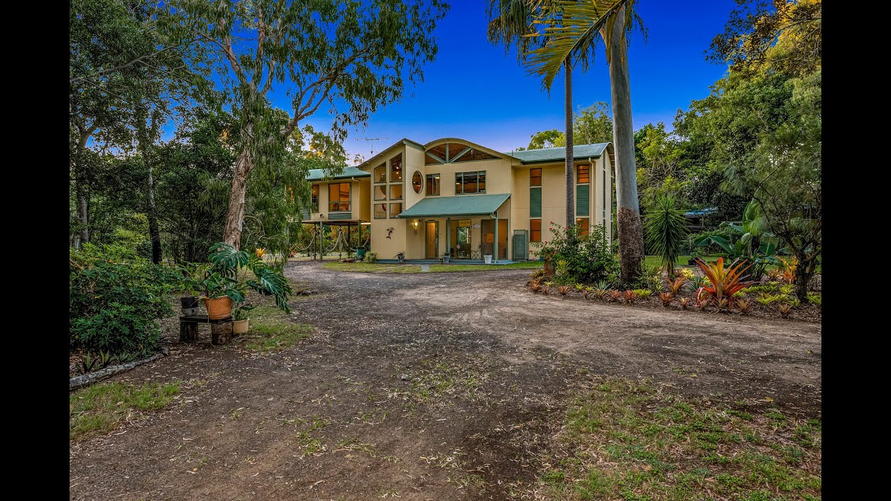 FOR SALE: 24 Kingfisher Cres, Moore Park Beach - Offers Above $999,000
