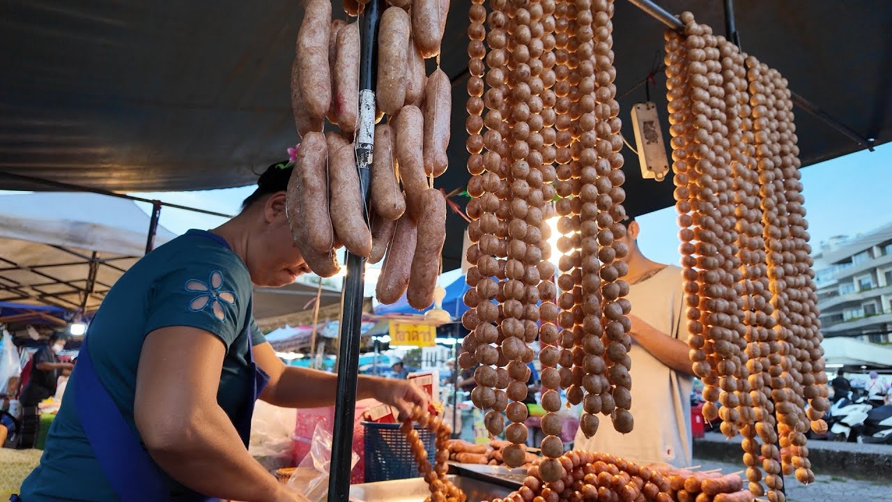 Why Locals in Phuket Buy Their Dinner from Street Vendors Every Night