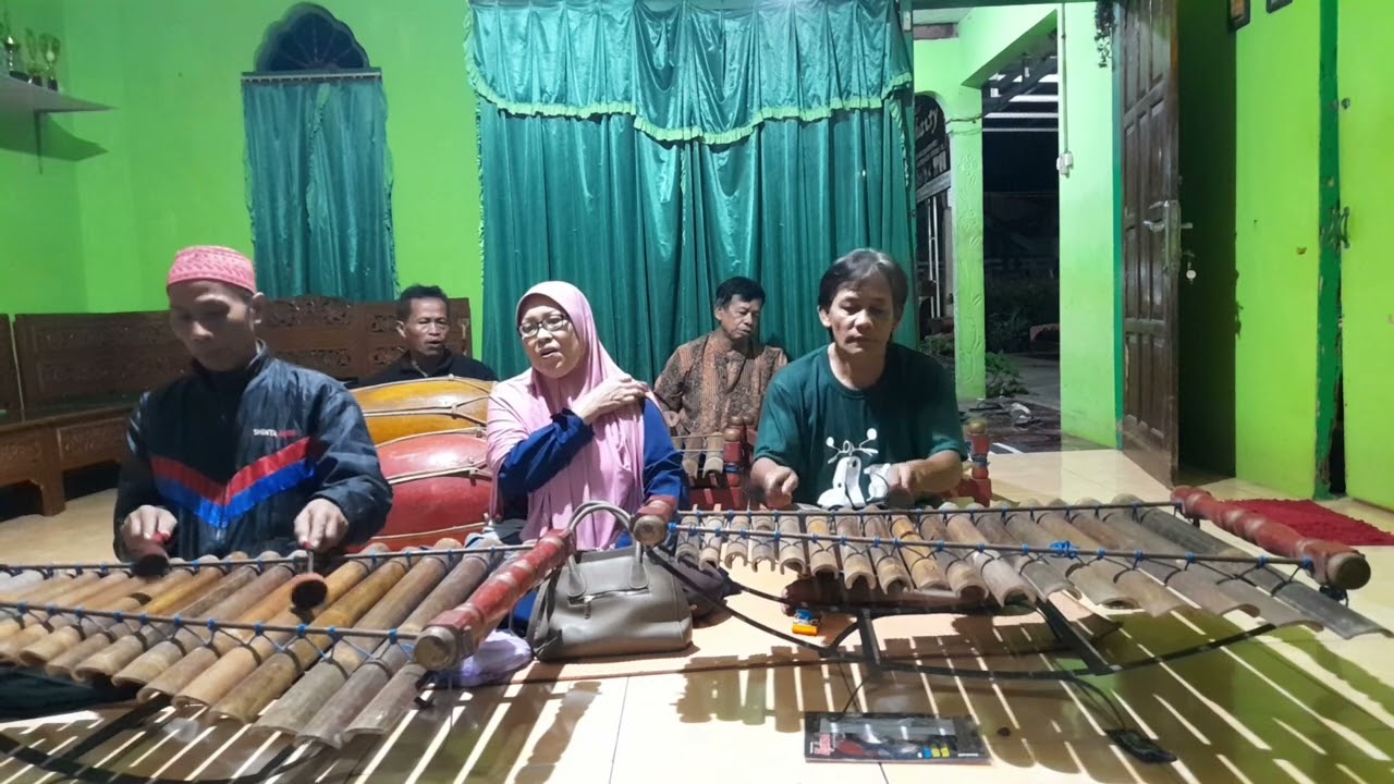 GENDHING BANYUMASAN NYAMLENG.Calung: Pathetan Sanga Wantah, Jineman Magelangan slendro sanga
