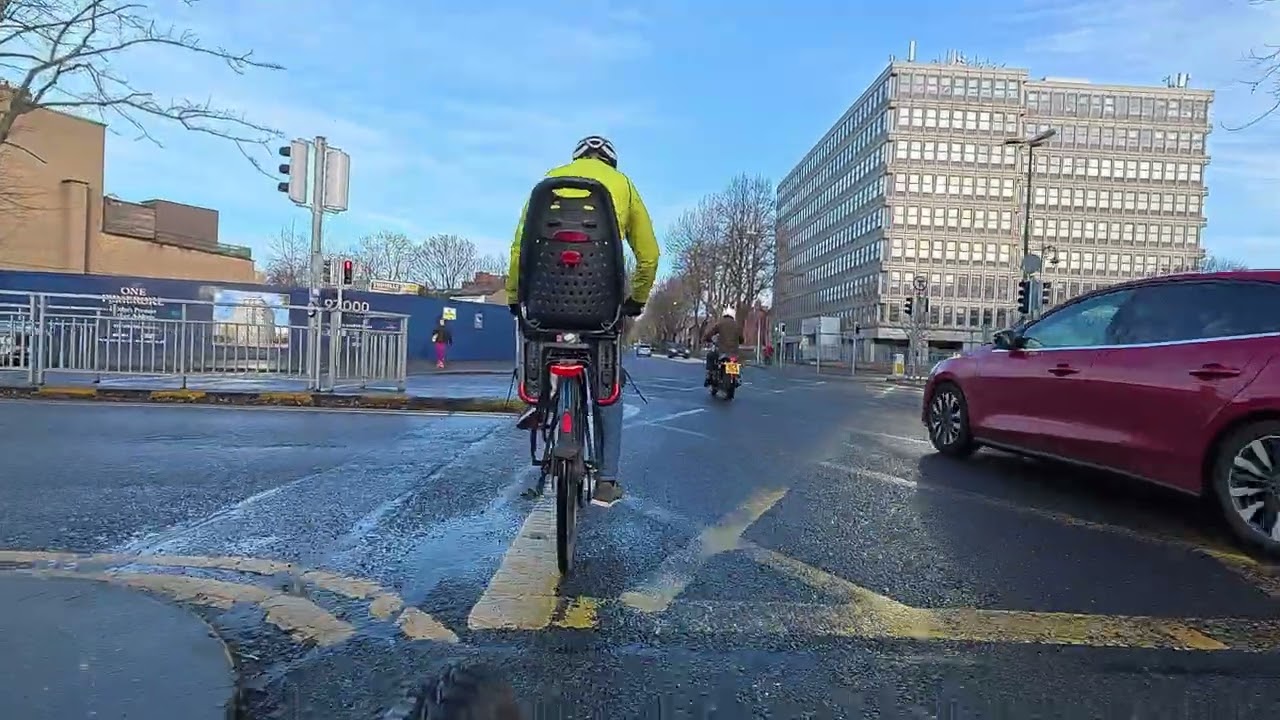 20.2.26 From Blackrock across the Docklands to Eastpoint #commuterlife #commuters 