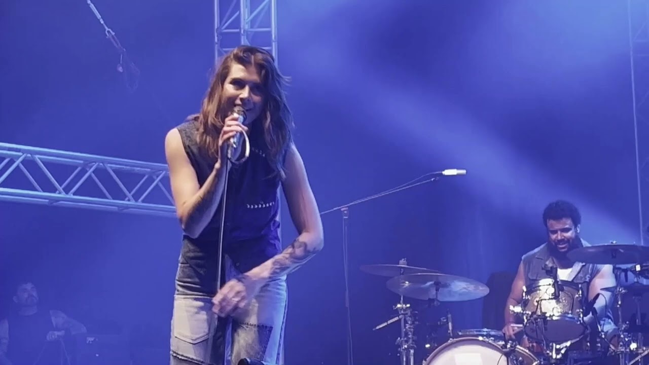 LARKIN POE: Come On In My Kitchen