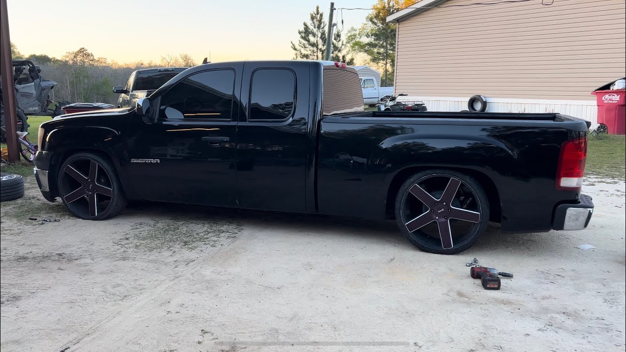 Reklez 5/9 drop kit installed on a 2009 GMC Sierra