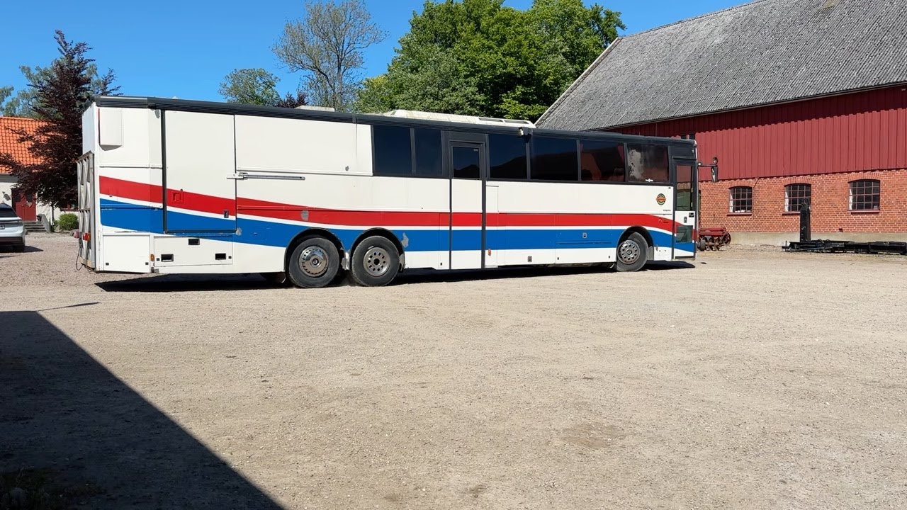 K&ouml;p Husbuss/racebuss Volvo B10 M Vanhool med ramp p&aring; Klaravik