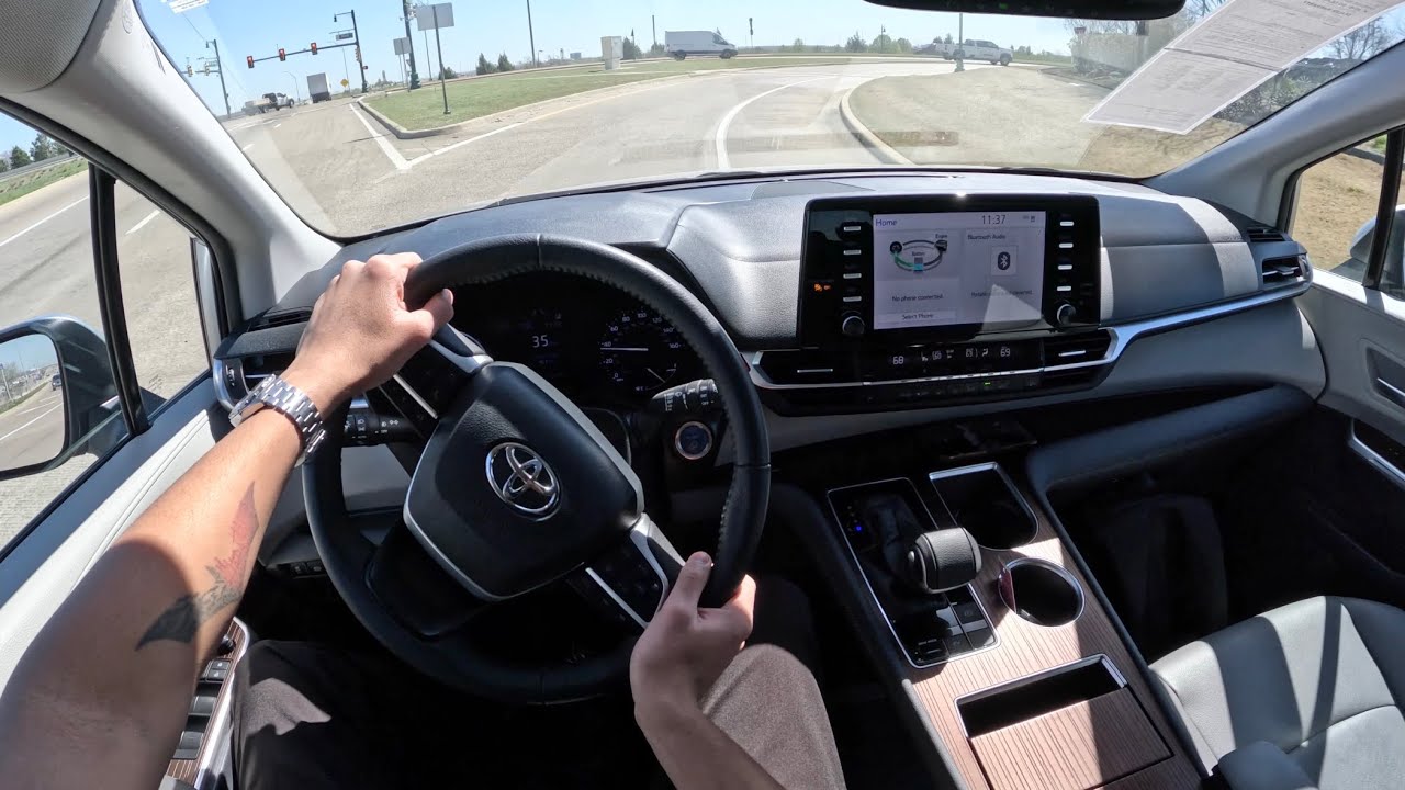 Toyota Sienna XLE 2024 года — обзор от первого лица