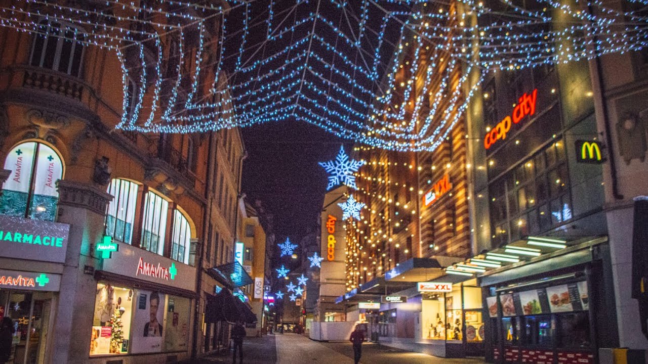 Marché de Noël à Lausanne most beautiful city in Switzerland #4k #noël #suisse #travel #europe ￼