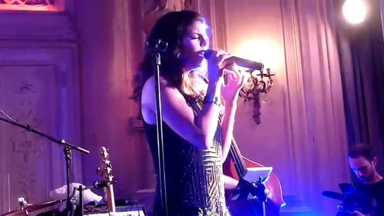 Nikki Yanofsky - April in Paris (encore)