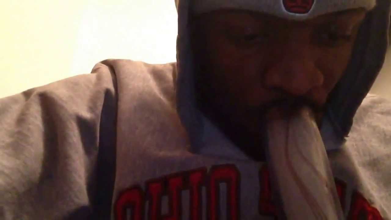 True Stoner Bong Rips and Shits on the toilet.