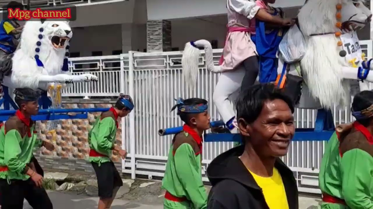 Kesenian kuda renggong Mustika rajawali di kp melong rancaekek bandung jawa barat