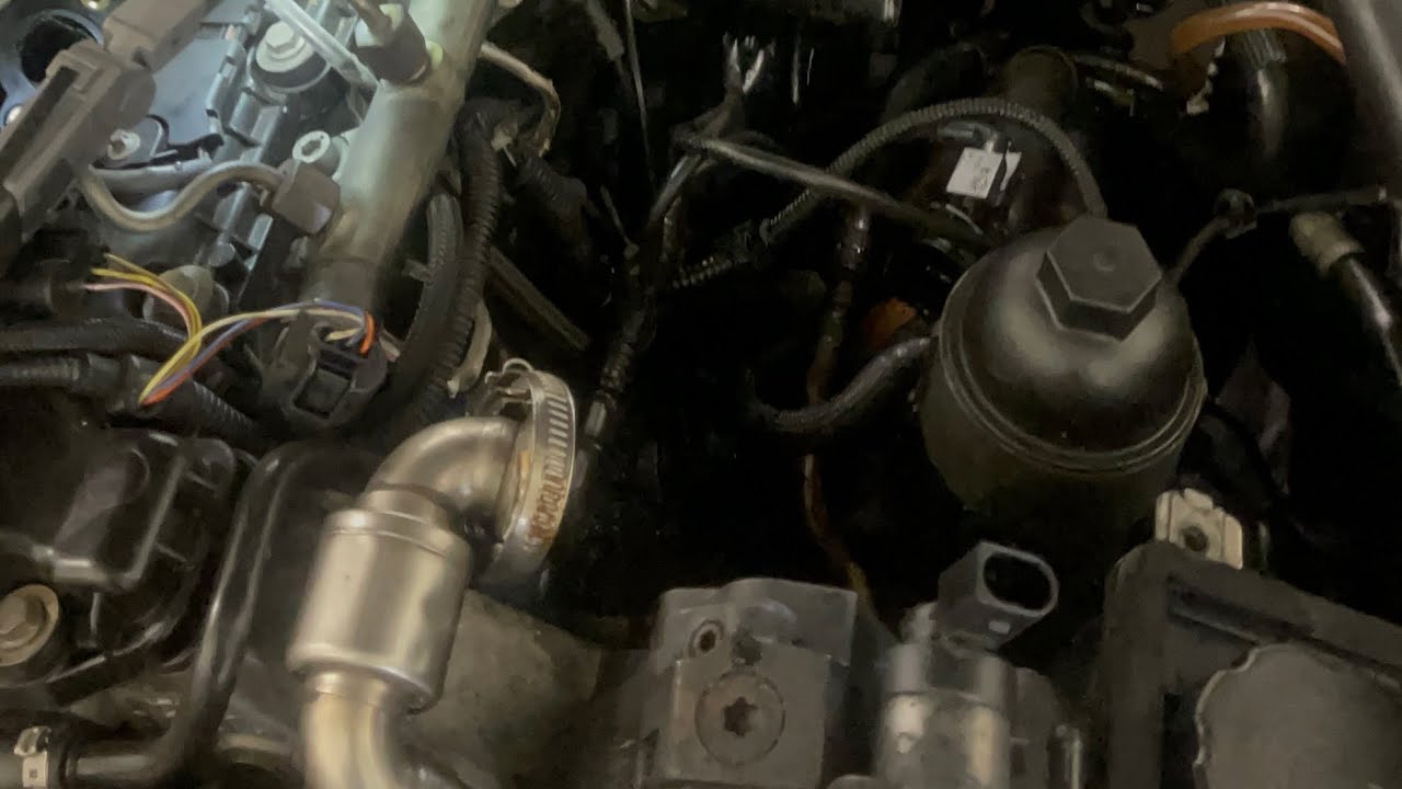 How to remove the High Pressure Fuel Pump!Bmw  مهام طرمبةالضغط العالي M47 M57 engines