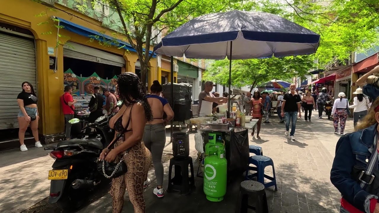 🇨🇴 Wrong Route Downtown Medellin, Colombia