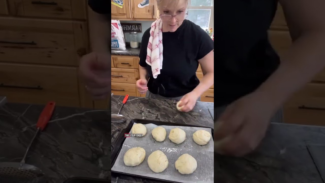 MAKiNG BAGELS FOR THE FiRST TIME ~ #bagels #easyrecipe #fromscratch #justthebells10