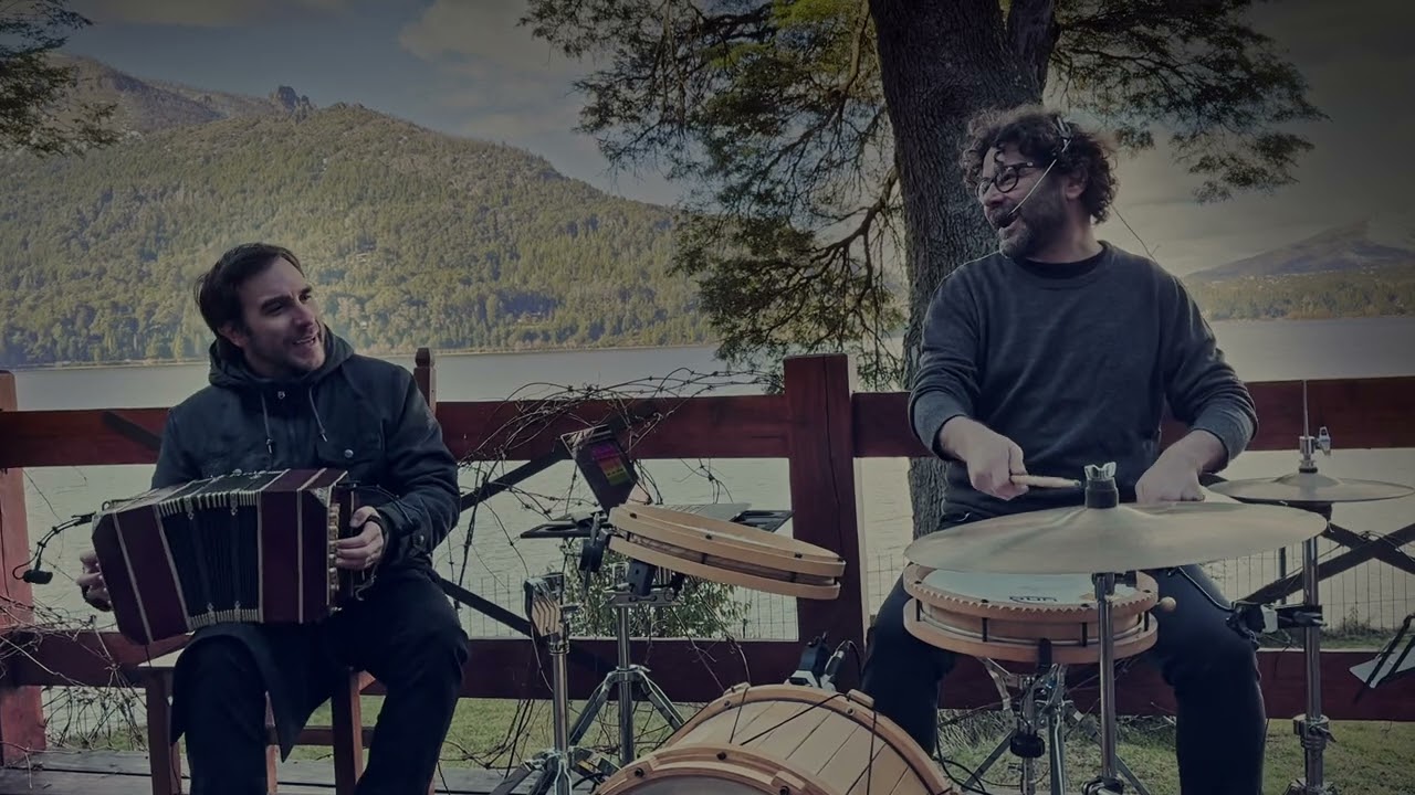 Aquello (de Jaime Roos) por Dúo Passeggi Villalba (percusión y bandoneón)
