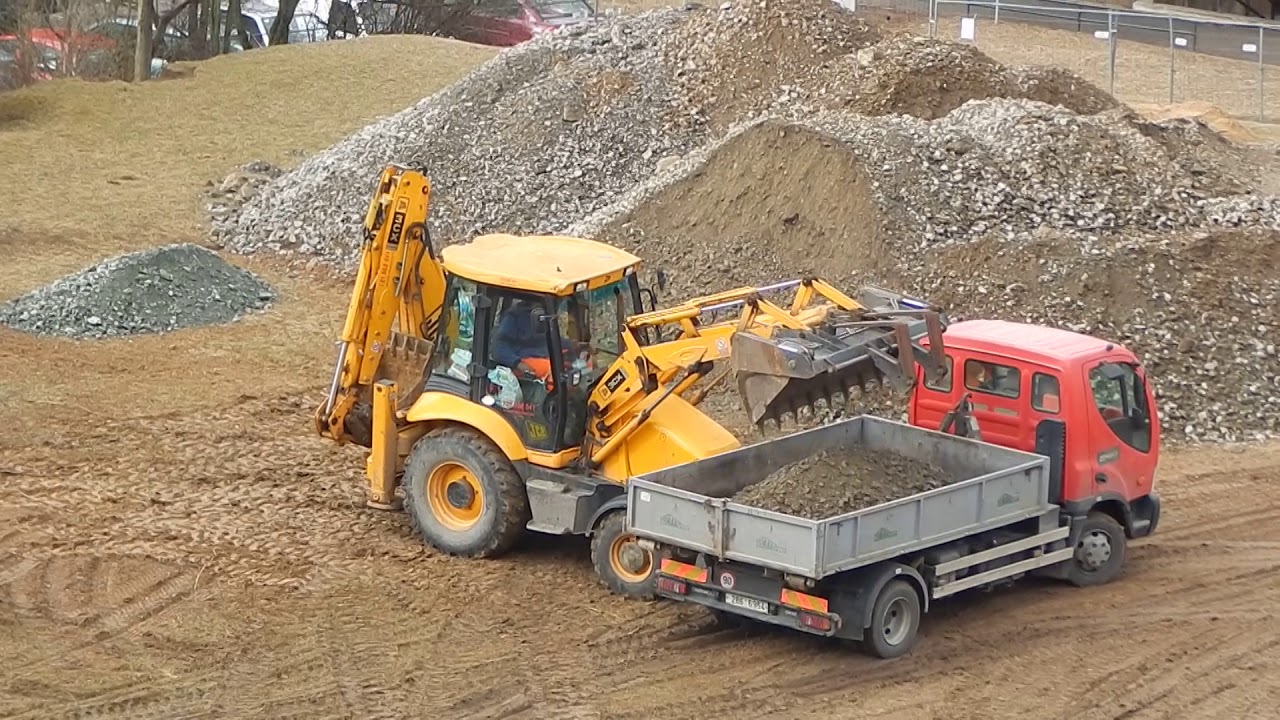 JCB 3CX in action