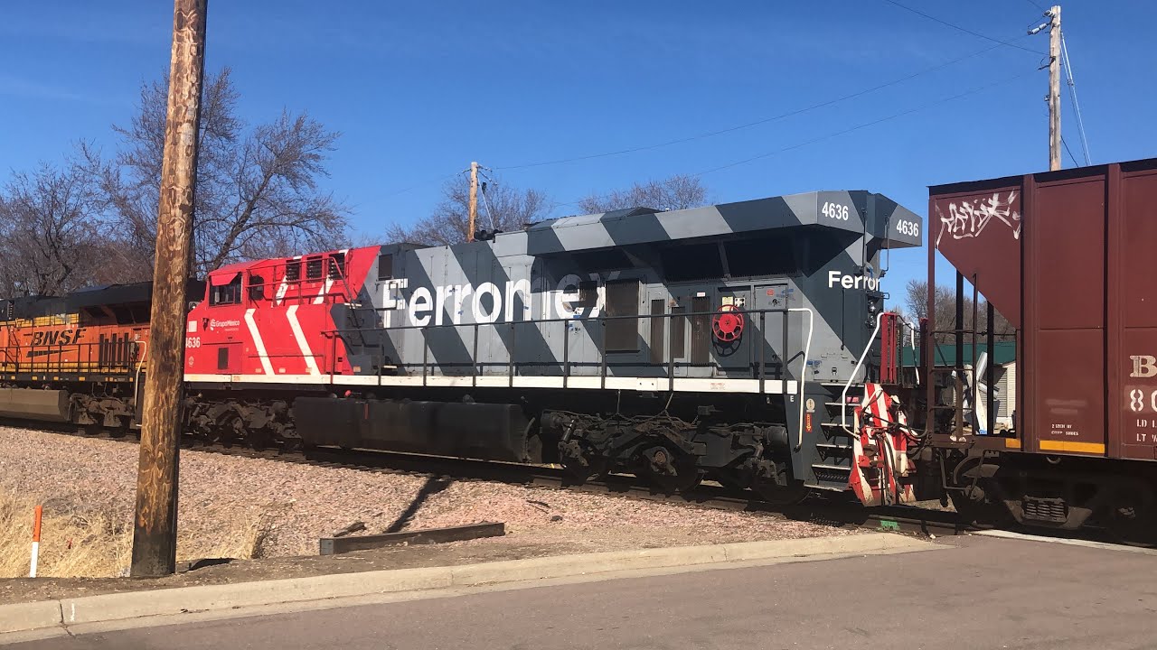 3/8/26 Ferromex! BNSF 7840 creeps through Sioux Falls, SD