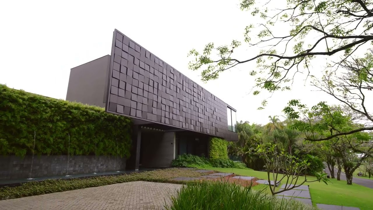 Creative Wall Cube em residência contemporânea | Benchmark by Kingspan